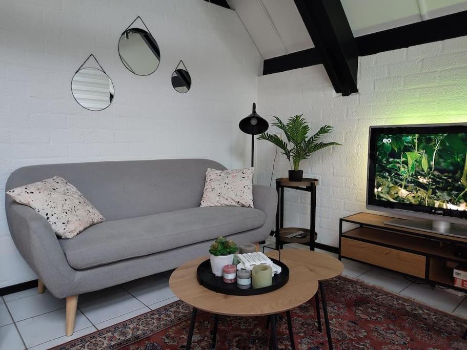 Vrijstaande Recreatiebungalow Met Slaapvide Posterholt Kültér fotó
