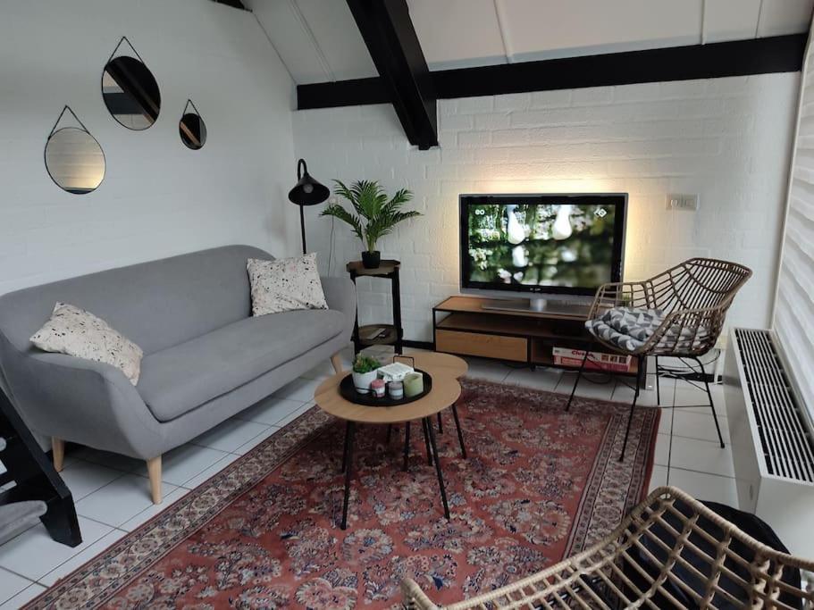 Vrijstaande Recreatiebungalow Met Slaapvide Posterholt Kültér fotó