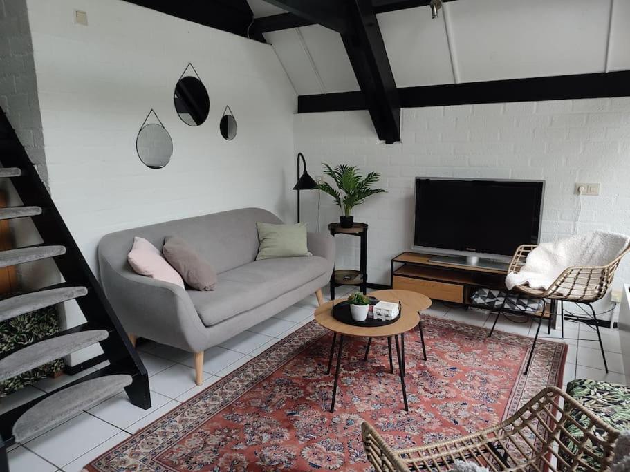Vrijstaande Recreatiebungalow Met Slaapvide Posterholt Kültér fotó