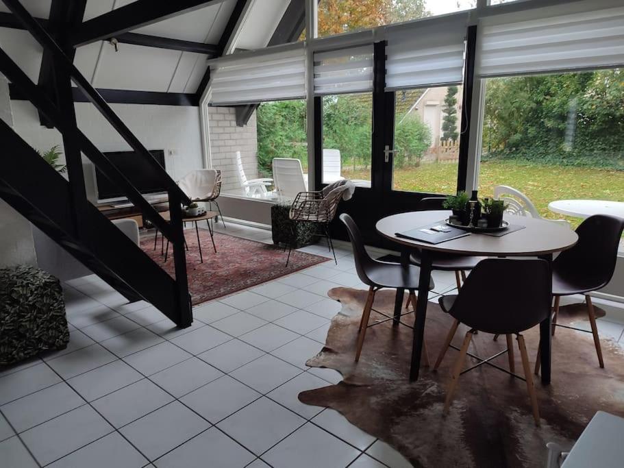 Vrijstaande Recreatiebungalow Met Slaapvide Posterholt Kültér fotó