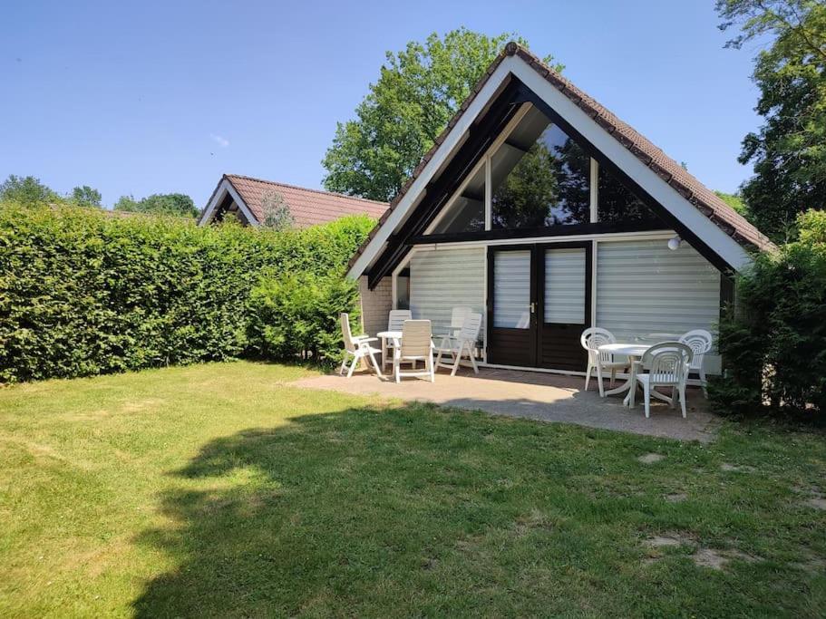 Vrijstaande Recreatiebungalow Met Slaapvide Posterholt Kültér fotó
