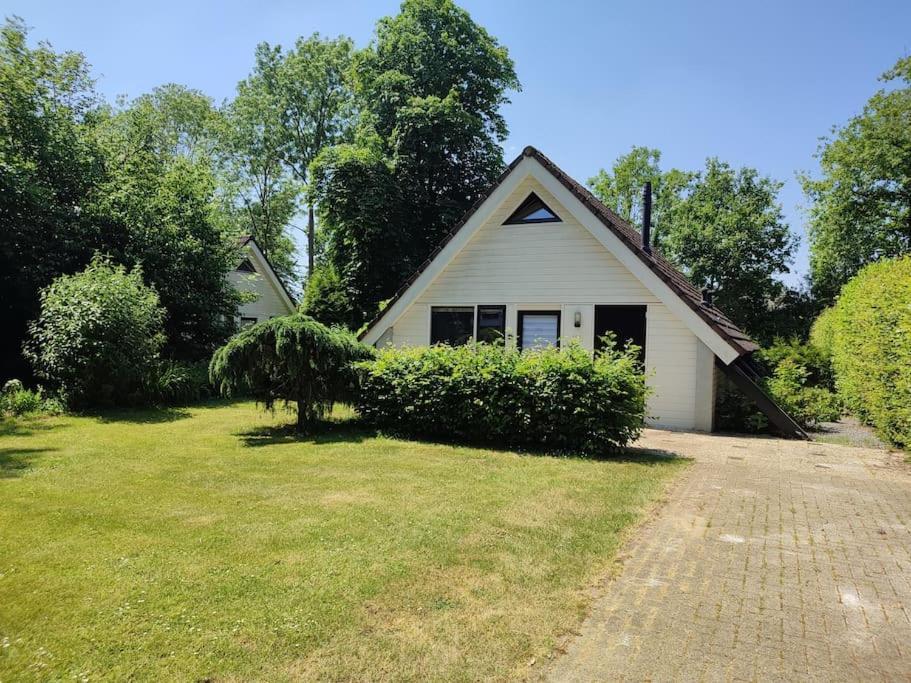 Vrijstaande Recreatiebungalow Met Slaapvide Posterholt Kültér fotó